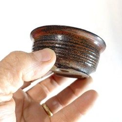 Maceta baja tenmoku rojiza artesanal para bonsái 9 cm en gres | Pieza única