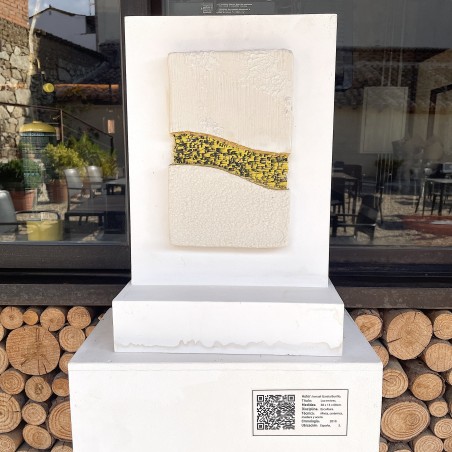 Escultura de ceramica contemporanea abstracta Conector carbono oxigeno Nitrogeno 3 por Ismael Garcia Burillo altura 55 cm