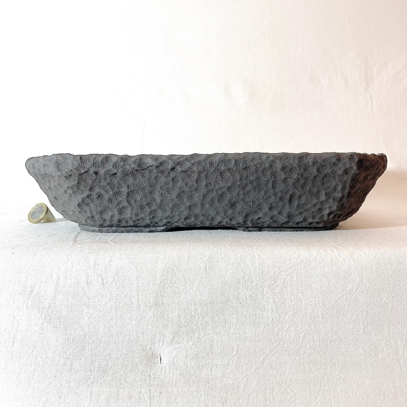 Maceta rectangular bonsái única, gres artesanal, rectangular, gres negro mate, patas artesanales.