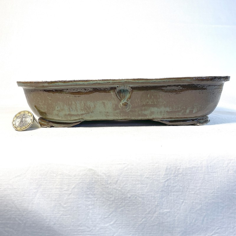 Maceta rectangular bonsái única, gres artesanal, rectangular, verde oliva zonas marrones, patas artesanales.