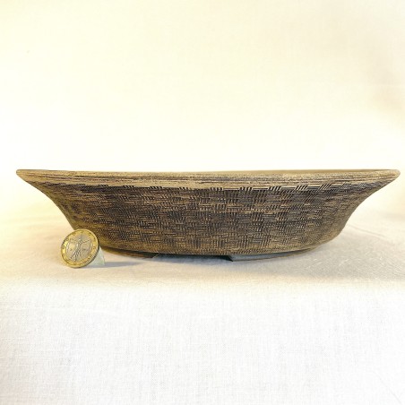 Maceta de bonsái única, gres artesanal, textura líneas irregulares, pasta de gres, patas re-torneadas.